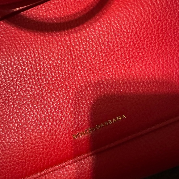 Chic Red Handbag - Picture 5 of 6